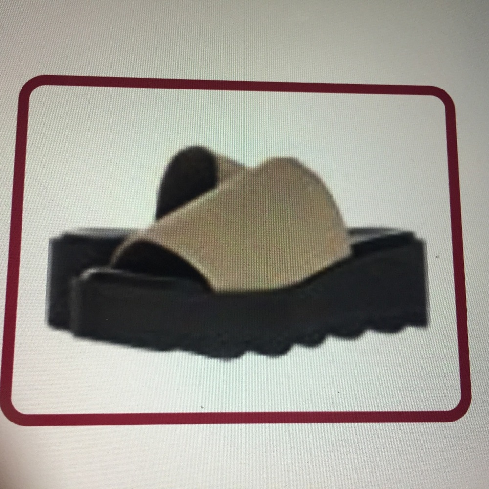 Donald pliner slip on shoes.    NEW - Picture 3 of 4